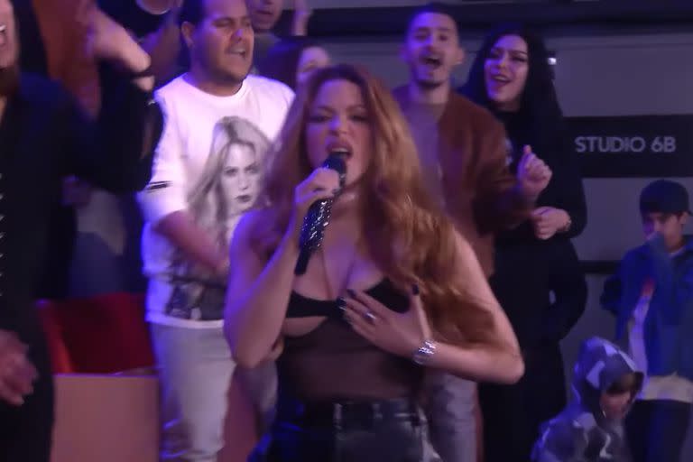 Milán y Sasha Piqué acompañaron a Shakira en el show en vivo (Captura video)