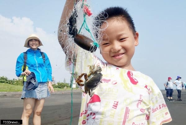 鵬管處推出「早鳥優惠」行程，讓您了解在地漁村文化及濕地特色。（記者陳真攝）