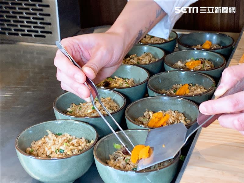 吃完海陸大餐，還有海膽炒飯，超滿足！（圖／記者劉沛妘攝影）