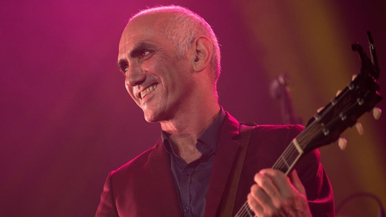 Paul Kelly Making Gravy Review – Christmas Cheer and Moving Substance at Sidney Myer Music Bowl