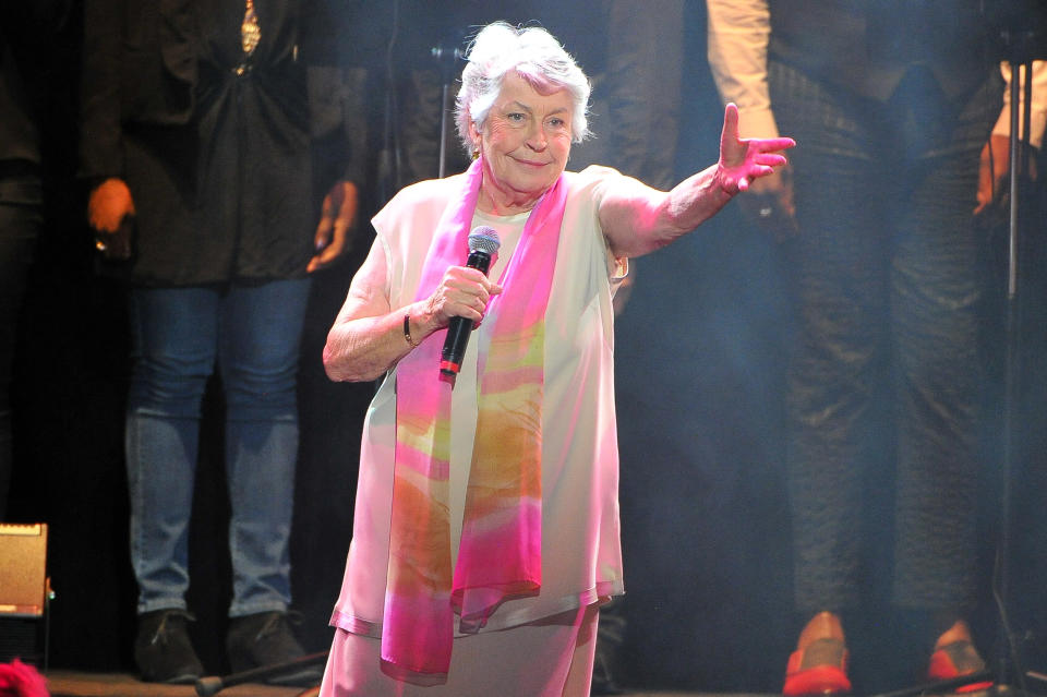 Image: Helen Reddy, Concert For America: Stand Up, Sing Out! - Show (Allen Berezovsky / Getty Images file)