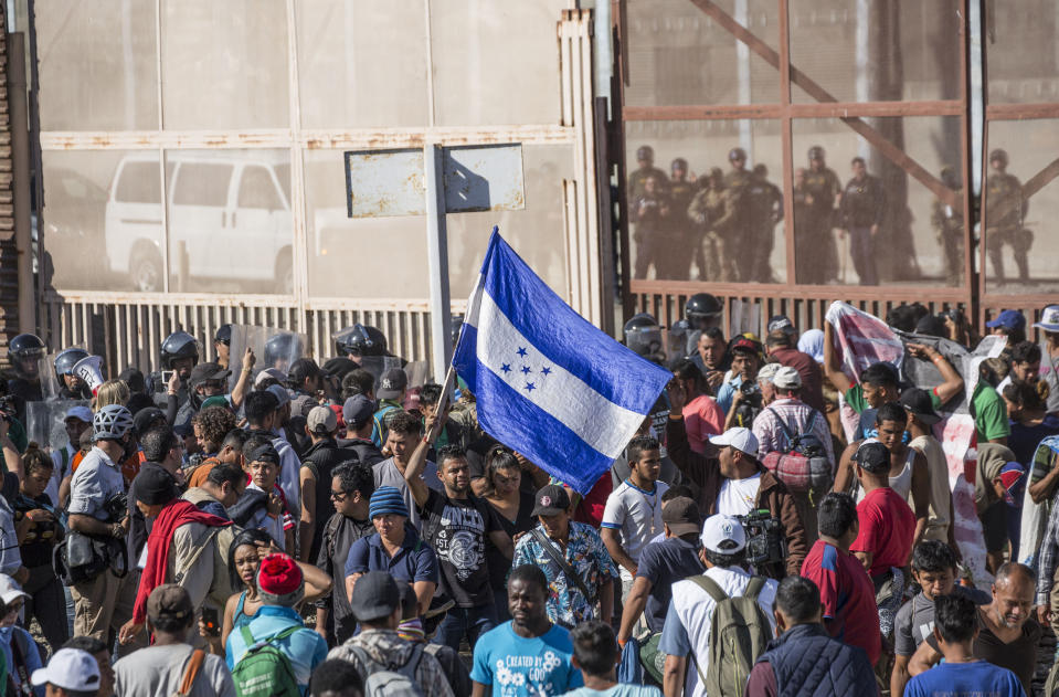 FOTOS | Así intentaron migrantes entrar a EEUU desde Tijuana