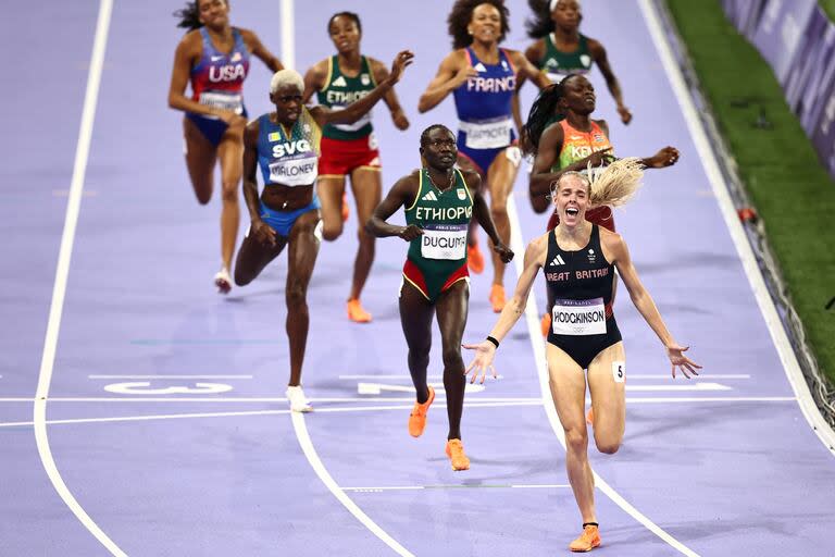 Keely Hodgkinson se quedó con el oro en los 800 metros femeninos