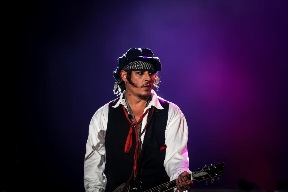 *Arquivo* Rio de Janeiro, RJ, 24.09.2015 - O ator e guitarrista da banda Hollyhood Vampires Johnny Depp.  (Foto: Ricardo Borges/Folhapress)