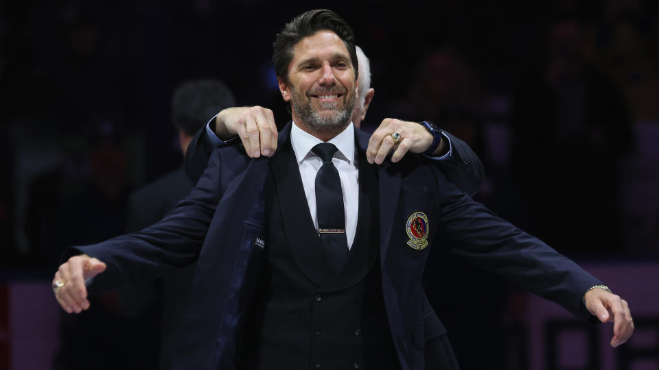 Henrik Lundqvist, Mike Vernon, Tom Barrasso, Pierre Turgeon, Caroline Ouellete, Ken Hitchcock and the late Pierre Lacroix were officially inducted into the Hockey Hall of Fame on Monday. (Photo by Bruce Bennett/Getty Images)