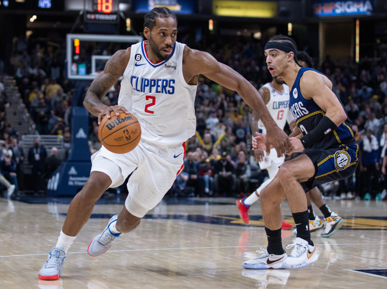 INDIANAPOLIS, IN - DECEMBER 31: Kawhi Leonard #2 of the LA Clippers drives to the basket during the game against the Indiana Pacers at Gainbridge Fieldhouse on December 31, 2022 in Indianapolis, Indiana. NOTE TO USER: User expressly acknowledges and agrees that, by downloading and or using this photograph, User is consenting to the terms and conditions of the Getty Images License Agreement.(Photo by Michael Hickey/Getty Images)