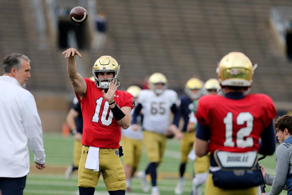 Watch: Notre Dame quarterback Sam Hartman find Jayden Thomas for TD