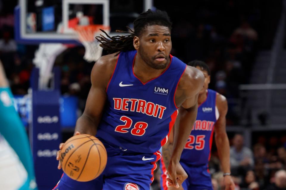 Pistons' Isaiah Stewart dribbles in the first half against the Hornets at Little Caesars Arena, Jan. 24, 2024.