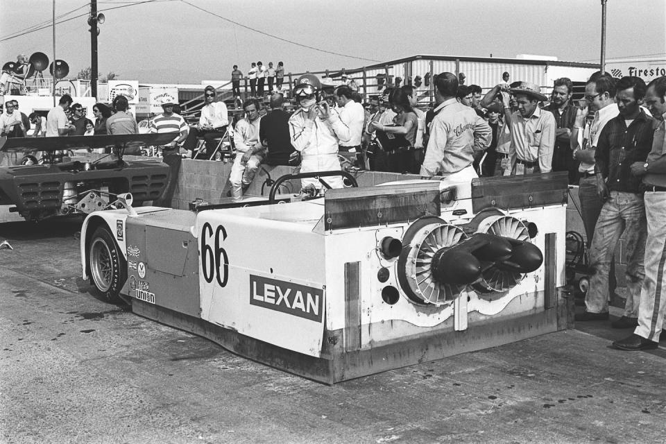 vic elford, chaparral chevrolet 2j, can am riverside, riverside, 11 january 1970 vic elford with the ground breaking, revolutionary chaparral 2j, with vacuum generated ground effect, eight years before gordon murray's brabham bt46b 