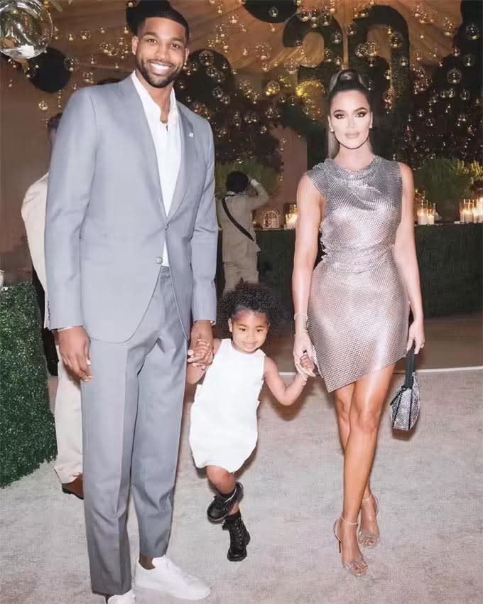 Khloé Kardashian y Tristan Thompson con su hija True