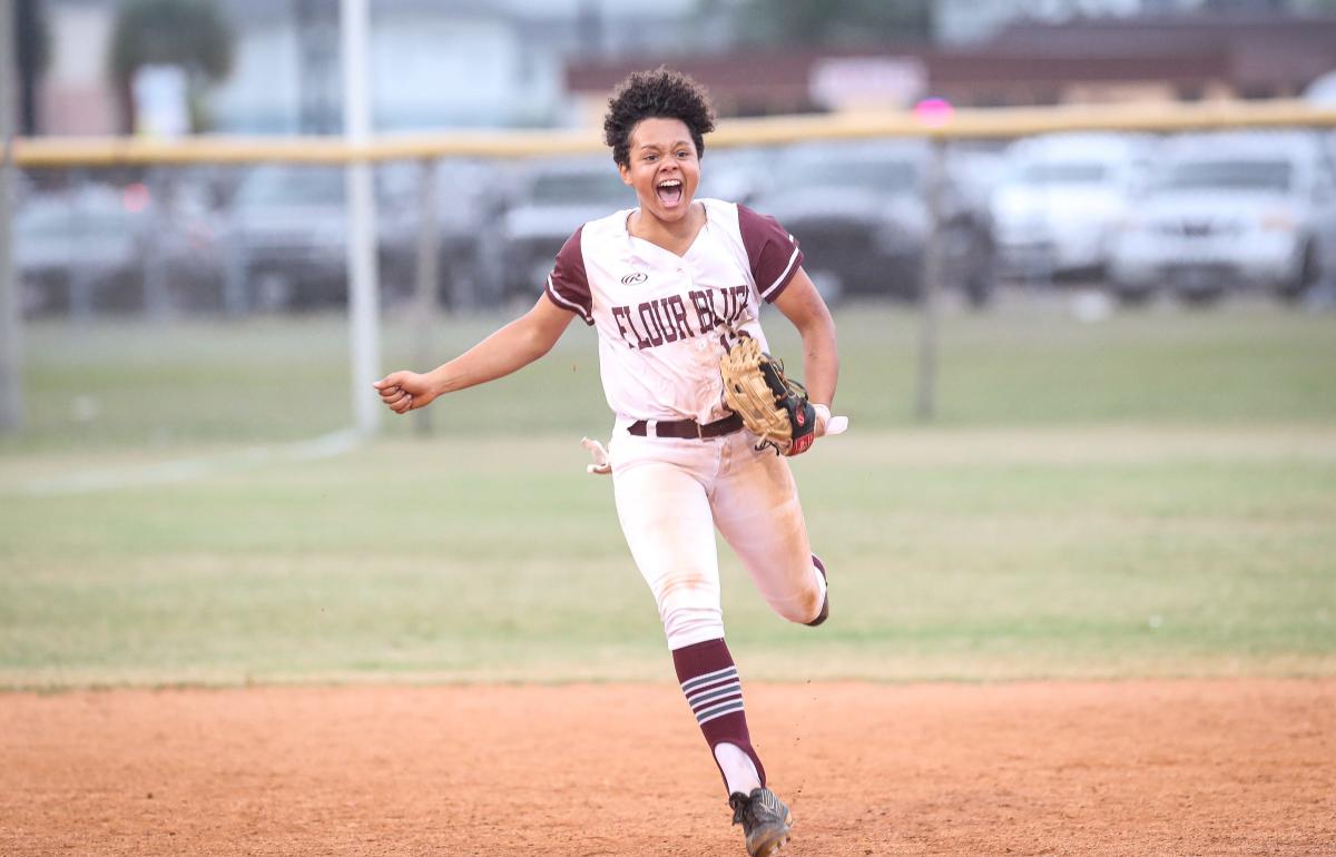 UIL Softball Playoffs Calallen, TulosoMidway eliminated in regional