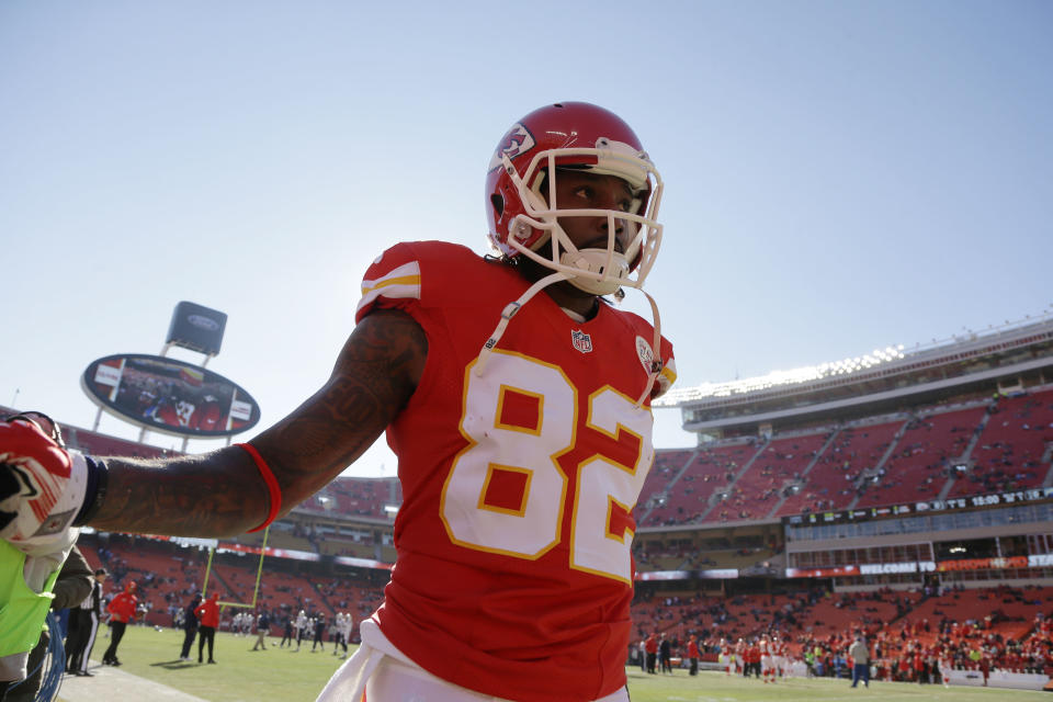Kansas City Chiefs wide receiver Dwayne Bowe (82) takes to the field before an NFL football game against the San Diego Chargers in Kansas City, Mo., Sunday, Dec. 28, 2014. (AP Photo/Charlie Riedel)