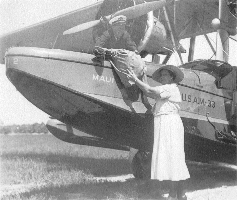 In 1934, Inter-Island Airways was awarded&nbsp;Hawaii's first neighbor island airmail service contract.