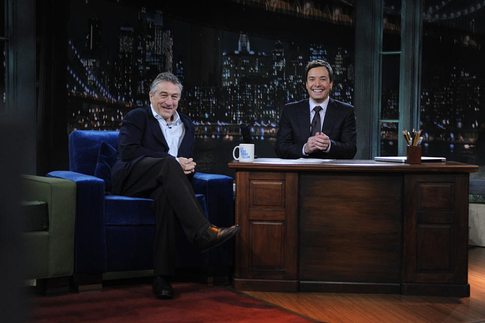 fallon and deniro sitting on set