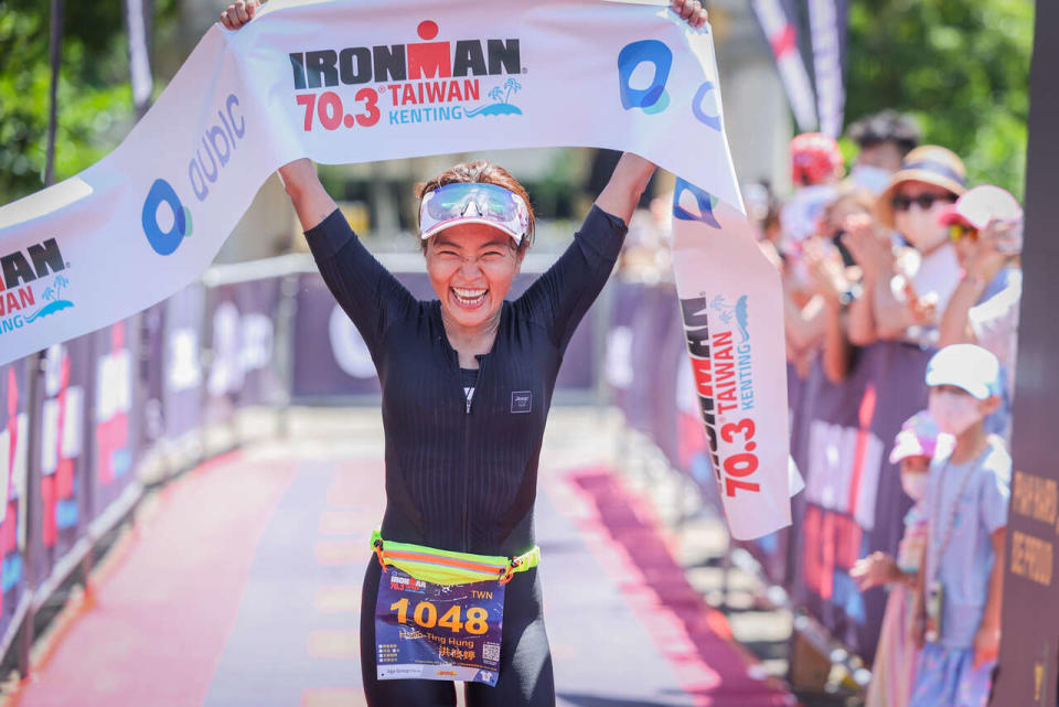 洪筱婷蟬聯2022 IRONMAN 70.3墾丁站女子個人組冠軍。大會提供