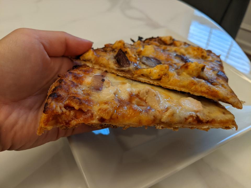 slices of the barbecue chicken pizza from aldi and lidl