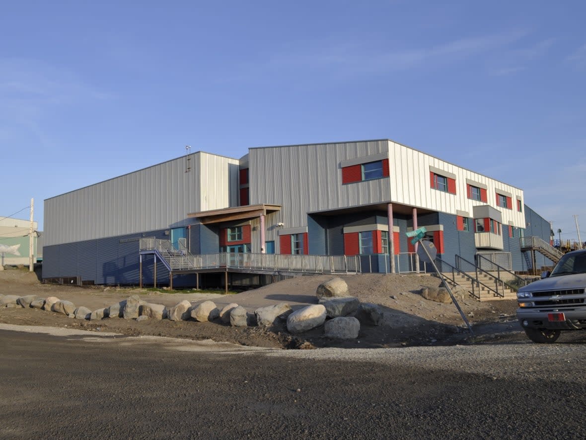 The Jimmy Hikok Ilihakvik Elementary School in Kugluktuk, Nunavut. The territory's education department is looking to fill around 90 positions as school begins in some communities this week. (Hilary Bird/CBC - image credit)