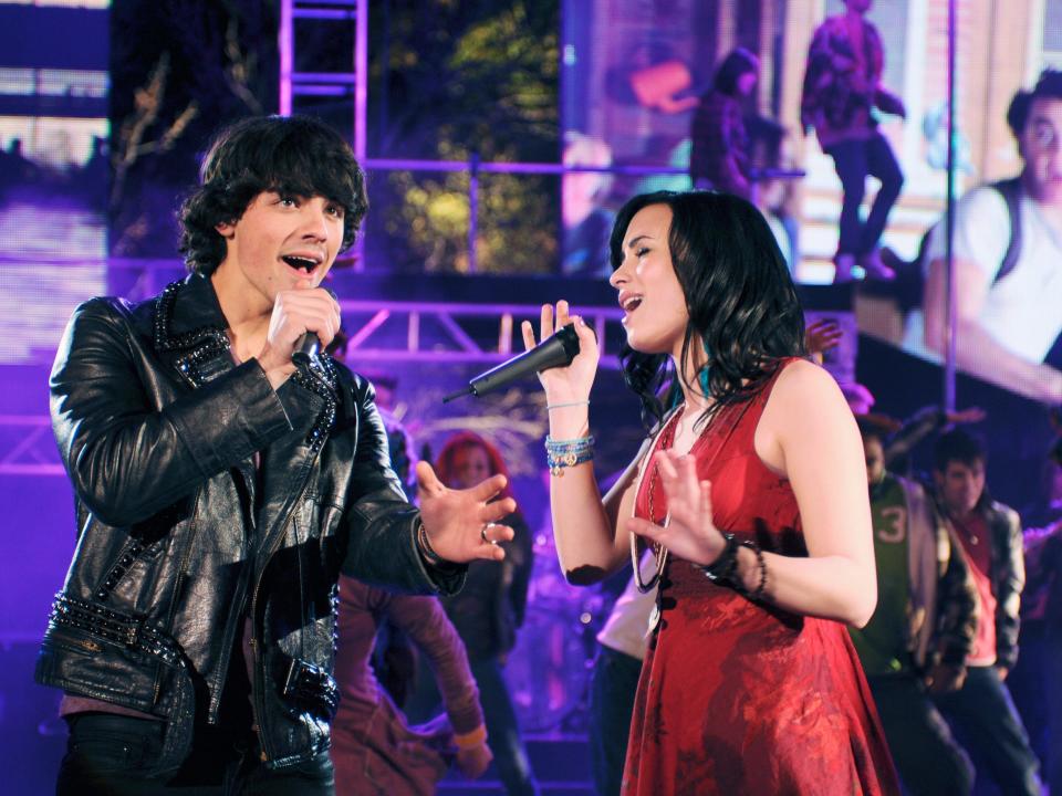 joe jonas demi lovato camp rock 2