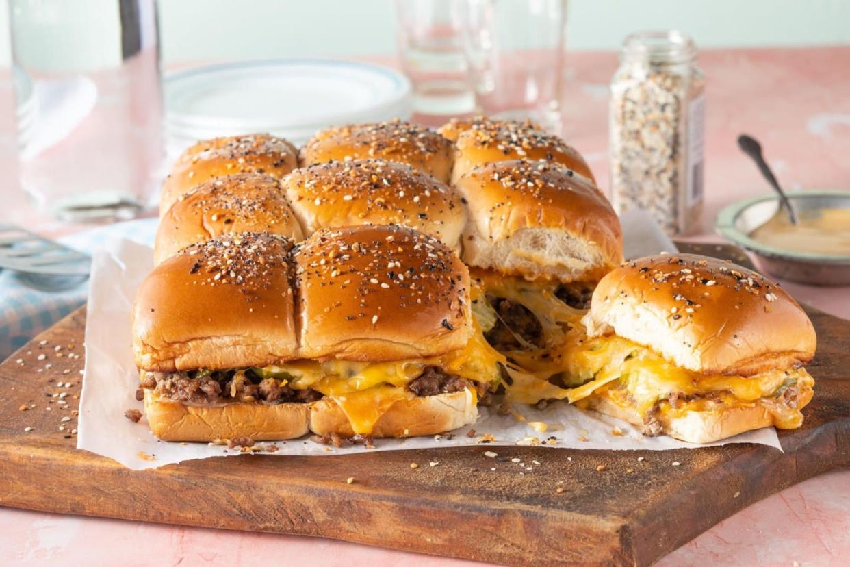 cheeseburger slider labor day appetizers