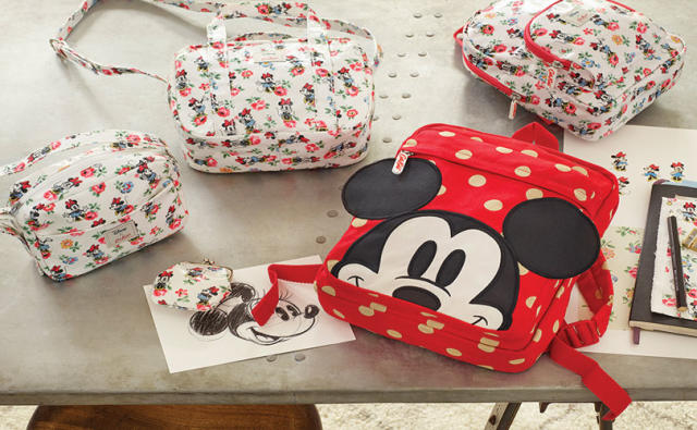 Disney Mickey Mouse And Minnie Mouse Love Story Handbag - The