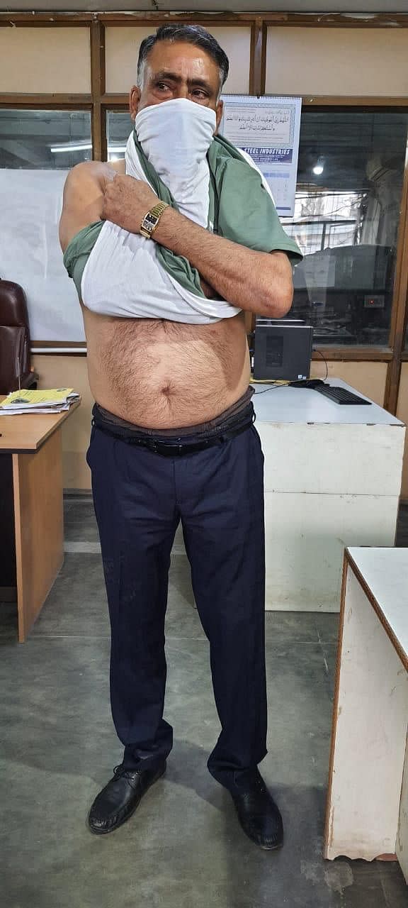 Shadi Lal, 58, who works as a manager with State Bank of India’s Baramulla branch was assaulted.