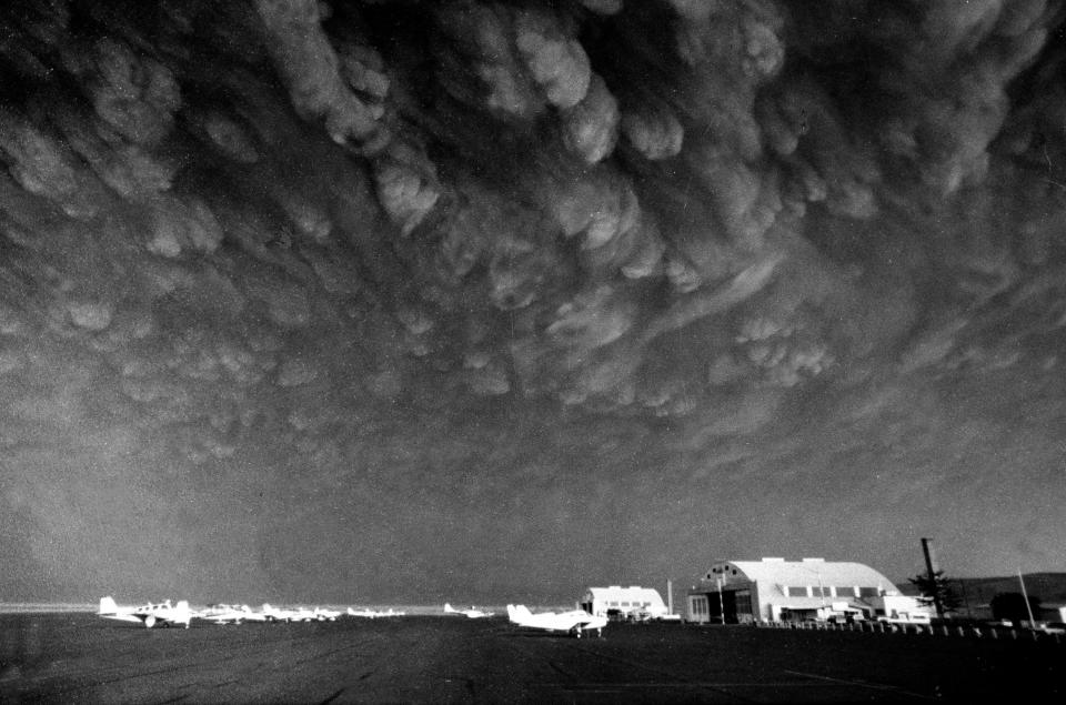 Ashen clouds from the Mount St. Helens volcano move over Ephrata airport in Washington on May 19, 1980 days after the volcanic eruption. 