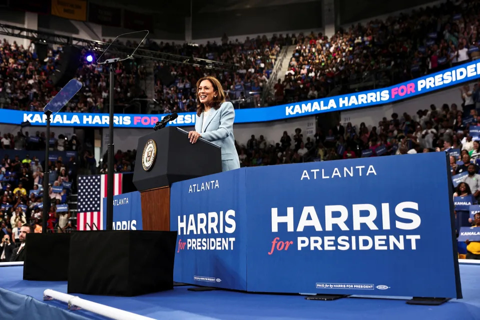 La candidata presidencial demócrata y vicepresidenta de Estados Unidos, Kamala Harris, habla en un evento de campaña electoral presidencial en Atlanta, Georgia, Estados Unidos, el 30 de julio de 2024. REUTERS/Dustin Chambers