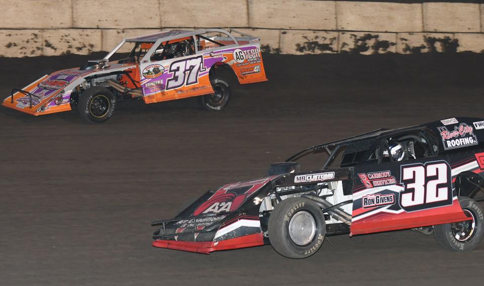 Michael Ledford (37) was able to turn back Mason Duncan in winning the modified race.