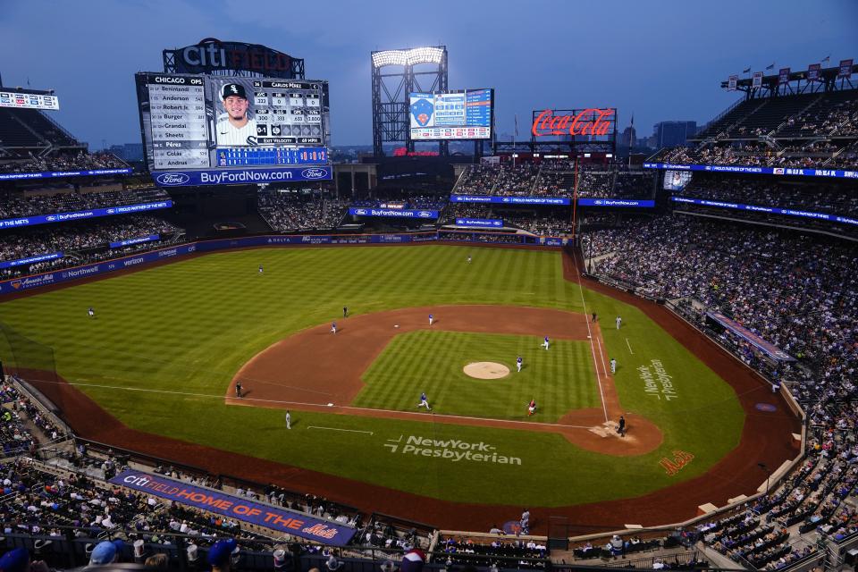 The Chicago White Sox play against the New York Mets during the fifth inning of a baseball game Wednesday, July 19, 2023, in New York. (AP Photo/Frank Franklin II)