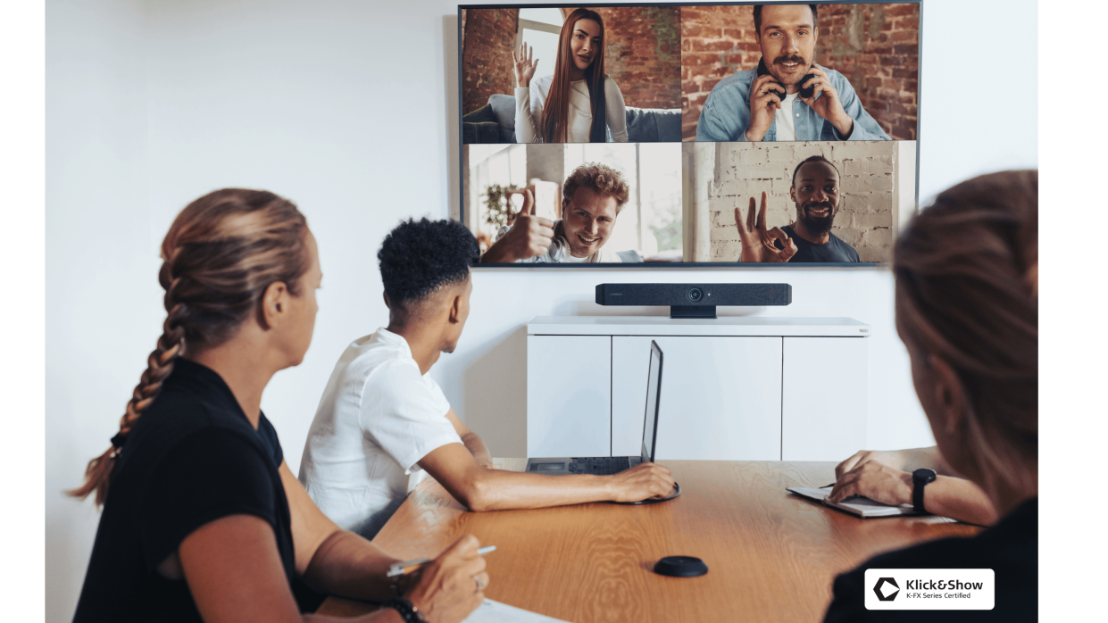  The Yamaha CS-800 video bar in action in a seven-person videoconference.  