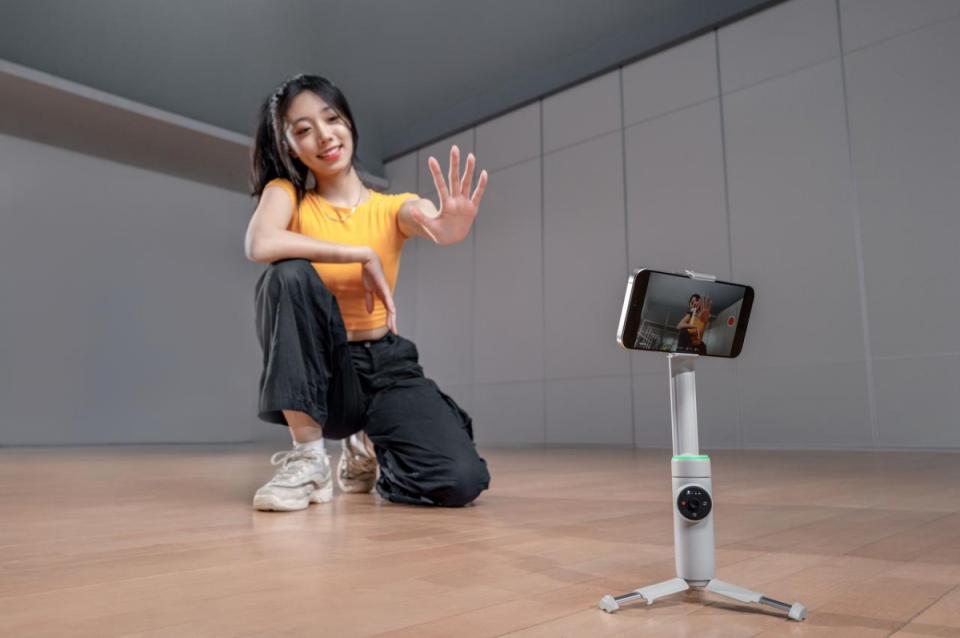 強化版手持穩定器Insta360 Flow Pro，針對iPhone增加諸多設計