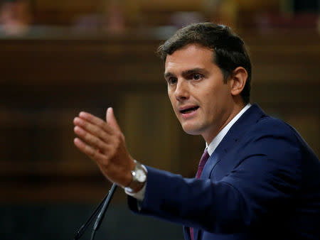 Ciudadanos (Citizens) party leader Albert Rivera delivers a speech during an investiture debate at parliament in Madrid, Spain August 31, 2016. REUTERS/Andrea Comas