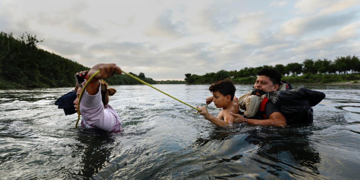 migrants rio grande river