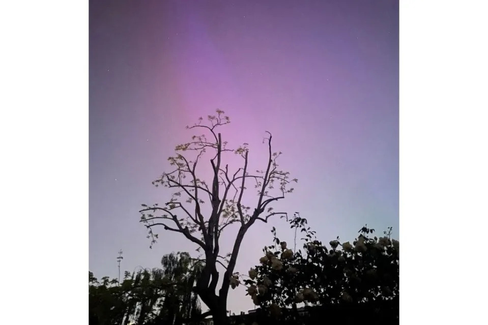 Una aurora boreal se observa en Londres, Inglaterra. (ROSANNA NORMANTON/AFP vía Getty Images)