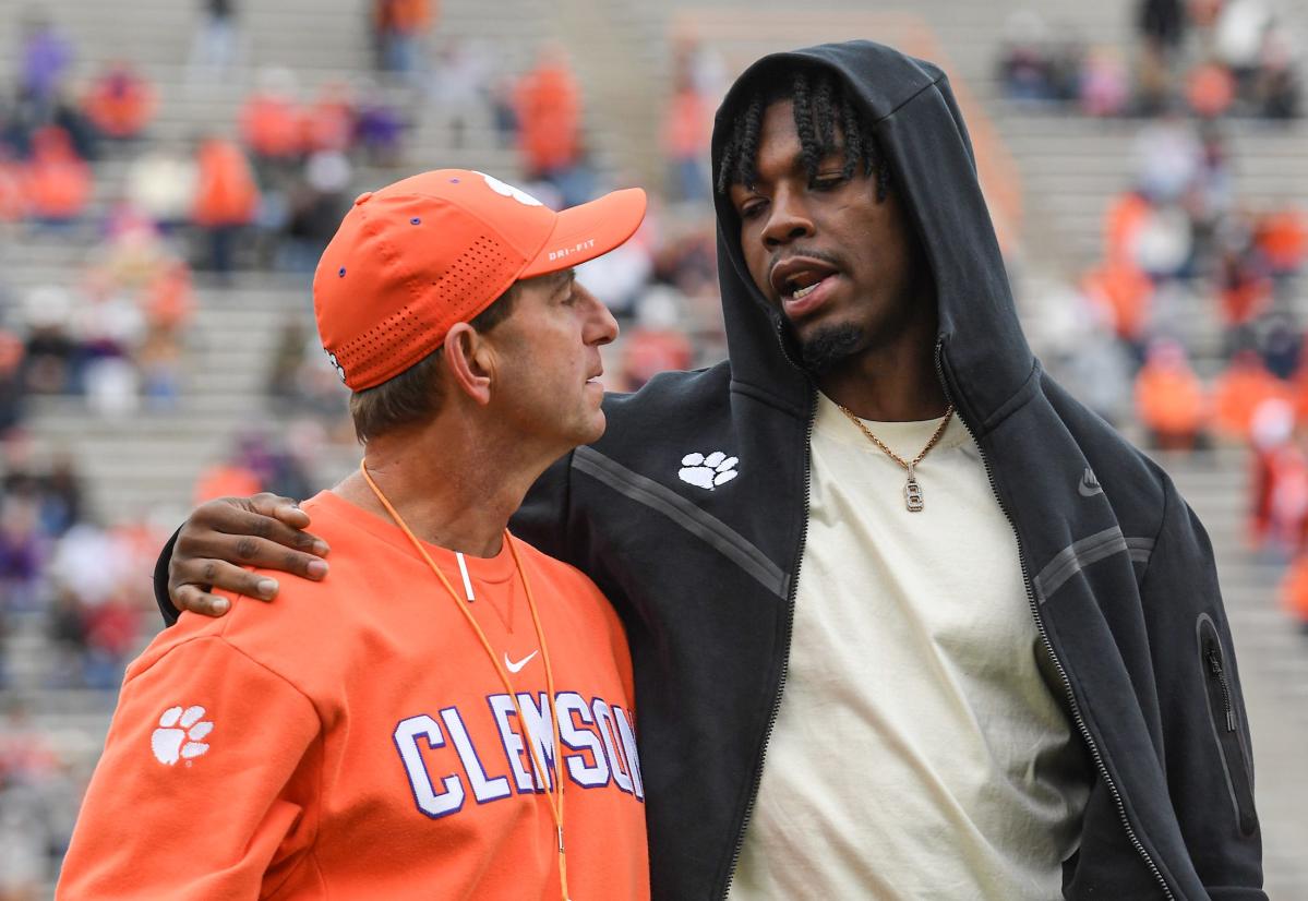 KC Chiefs Sign Clemson WR Justyn Ross After Falling Out of 2022 NFL Draft -  Sports Illustrated Kansas City Chiefs News, Analysis and More