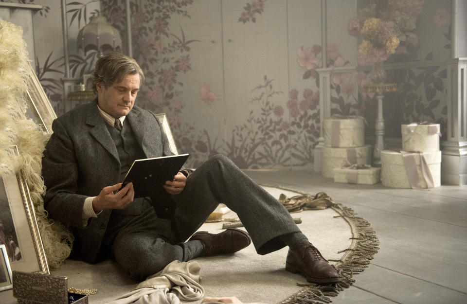 Colin Firth en una escena de "The Secret Garden" en una imagen proporcionada por STXfilms. (STXfilms via AP)