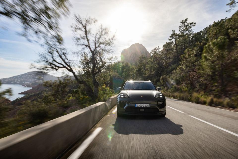 2024 porsche macan 4 electric