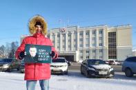 Supporters of Alexei Navalny hold a protest in Izhevsk