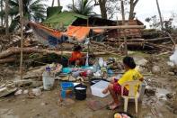<p>Les paysages et habitations dévastés de l'île de Bohol après le passage du Typhon Raï aux Philippines.</p>