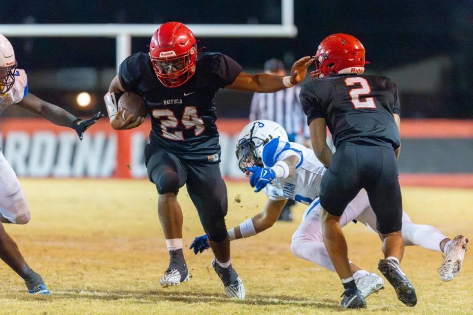 Mayfield’s “Juju” Starks (24) runs the ball against Lexington Christian on Nov. 17.