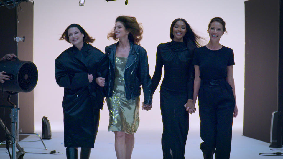 Linda Evangelista, Cindy Crawford, Naomi Campbell y Christy Turlington en “Supermodelos”, disponible en Apple TV+.