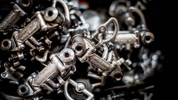 <span class="article__caption">Slightly older Campagnolo derailleurs. (James Startt/VeloNews)</span>