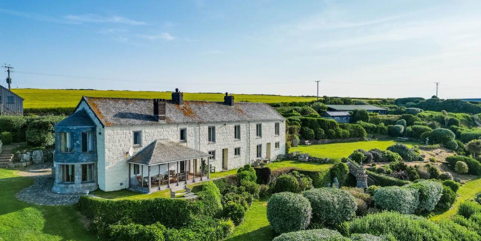 cornish clifftop cottage for sale previously owned by novelist john le carre between lamorna and st loy cove