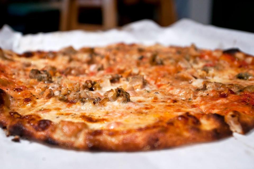 White clam pizza