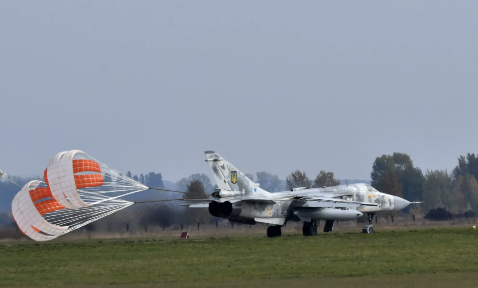 A Ukrainian Su-24M lands during the Clear Sky 2018 exercise at Starokostyantyniv. <em>GENYA SAVILOV/AFP via Getty Images</em>