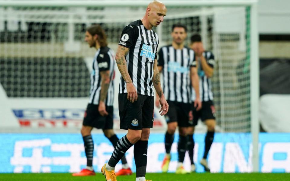 Jonjo Shelvey of Newcastle United dejected. - Ian Hodgson /NMC Pool 