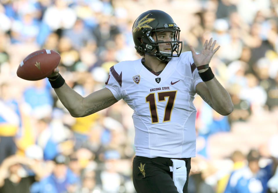 PASADENA, CA - NOVEMBER 05: Quarterback Brock Osweiler #17 of the Arizona State Sun Devils throws a pass against the UCLA Bruins at the Rose Bowl on November 5, 2011 in Pasadena, California. (Photo by Stephen Dunn/Getty Images)