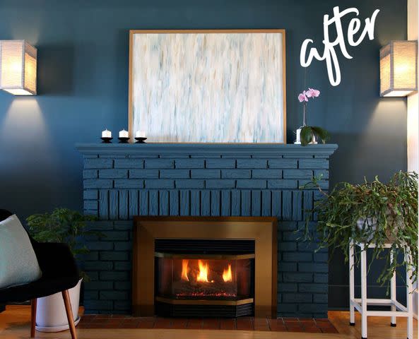 <p><a href="https://www.danslelakehouse.com/2020/08/blue-fireplace-makeover-with-chalk-paint.html" data-component="link" data-source="inlineLink" data-type="externalLink" data-ordinal="1">Dans le Lakehouse</a></p>