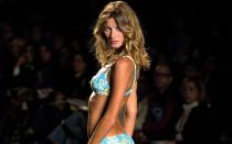 Revolution? Auf dem Bikini des brasilianischen Topmodels Gisele Bündchen ist tatsächlich der kubanische Guerrilakämpfer Che Guevara zu sehen. (Bild: Mauricio Lima/AFP via Getty Images)