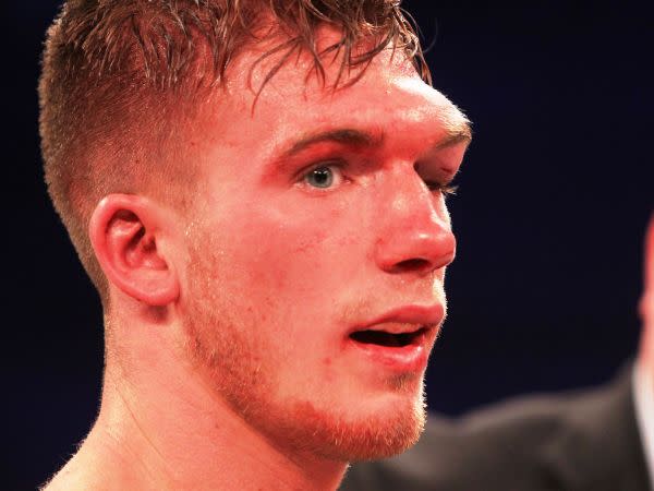 Blackwell en coma inducido tras derrota ante Eubank Jr.